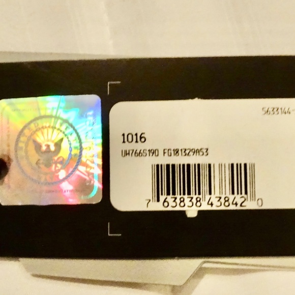 NWT Women's Under Armor Pixel Print U.S. Navy Capri - Picture 7 of 7